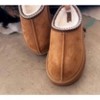 Women's Wo's Charlie Tan Platform Fuzzy Slippers - Very G - 3 of 4