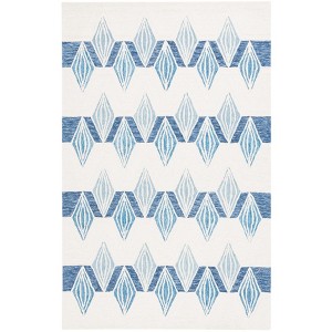 Metro MET576 Hand Tufted Indoor Rugs - Safavieh - 1 of 4