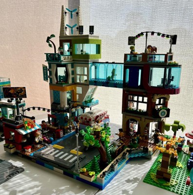 LEGO 60380 City Downtown, Modular Building Set, Casa Giocattolo Con Stanze  Combinabili, Negozio Di Giocattoli, Barbiere, Studio Blogging, Hotel,  Discoteca Sul Tetto E 14 Minifigure -  - Offerte E Coupon:  #BESLY!