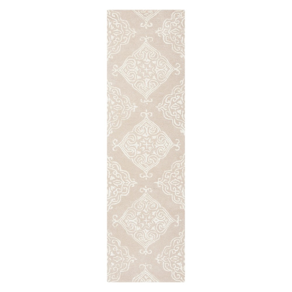  Medallion Tufted Runner Beige/Ivory