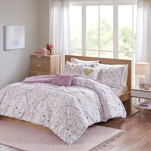 Twin/Twin XL Metallic Printed and Pintucked Comforter - 1 of 4