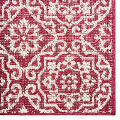 Red and Ivory Geometric Synthetic 8' x 10' Reversible Area Rug