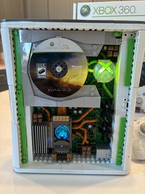 The Xbox 360 is making a comeback as a detailed Mega set