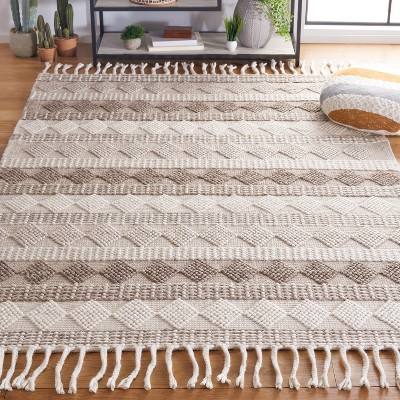 Ivory and Gray Handwoven Wool Area Rug, 5' x 8'