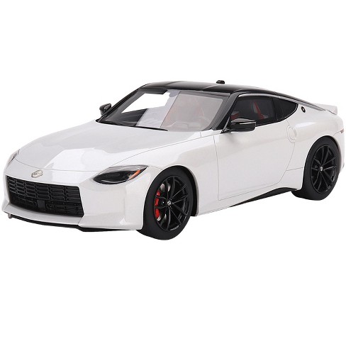 2023 Nissan Z Performance Everest White With Black Top 1/18 Model
