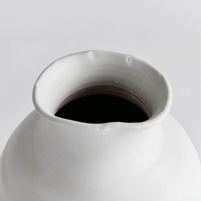 White Handcrafted Ceramic Decorative Table Vase