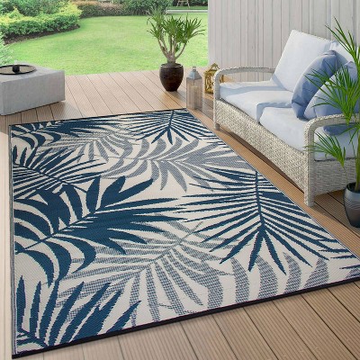 Blue Floral Reversible Synthetic Outdoor Rug, 5' x 7'