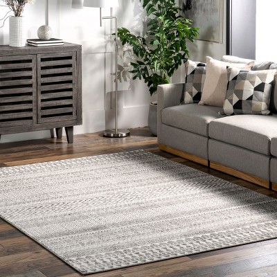 Gray and White Geometric Pattern Synthetic Indoor Area Rug, 2' x 3'