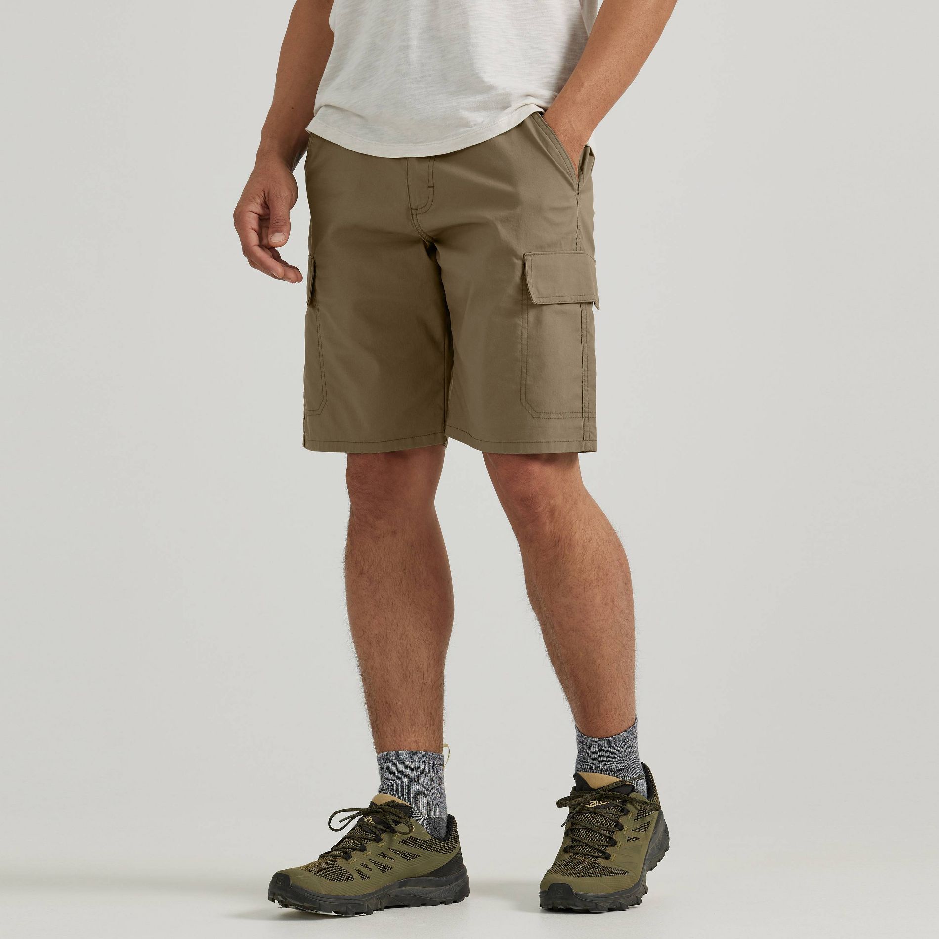 Wrangler Men's ATG Flex 10" Cargo Shorts - Elmwood 38: Heavyweight Cotton Blend, Relaxed Fit, Mid Rise, Machine Washable