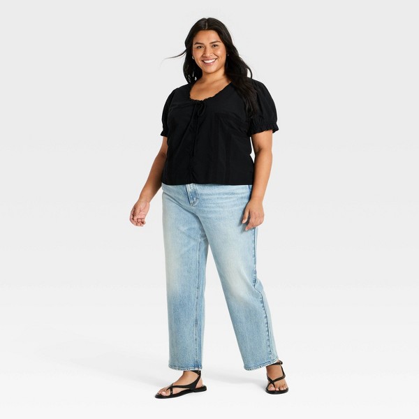 Blusa de manga corta con encaje en el dobladillo para mujer - Universal Thread™ 3
