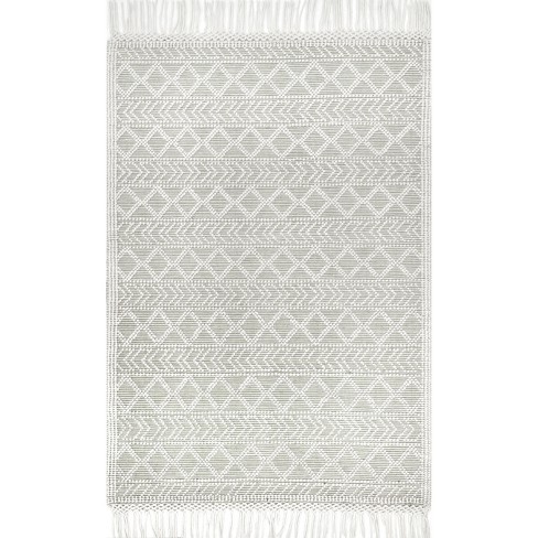 Nuloom Hand Woven Tabatha Tassel Area Rug, 5' X 8', Cream : Target