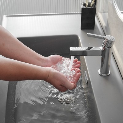 Polished Chrome Single Handle Modern Bathroom Faucet