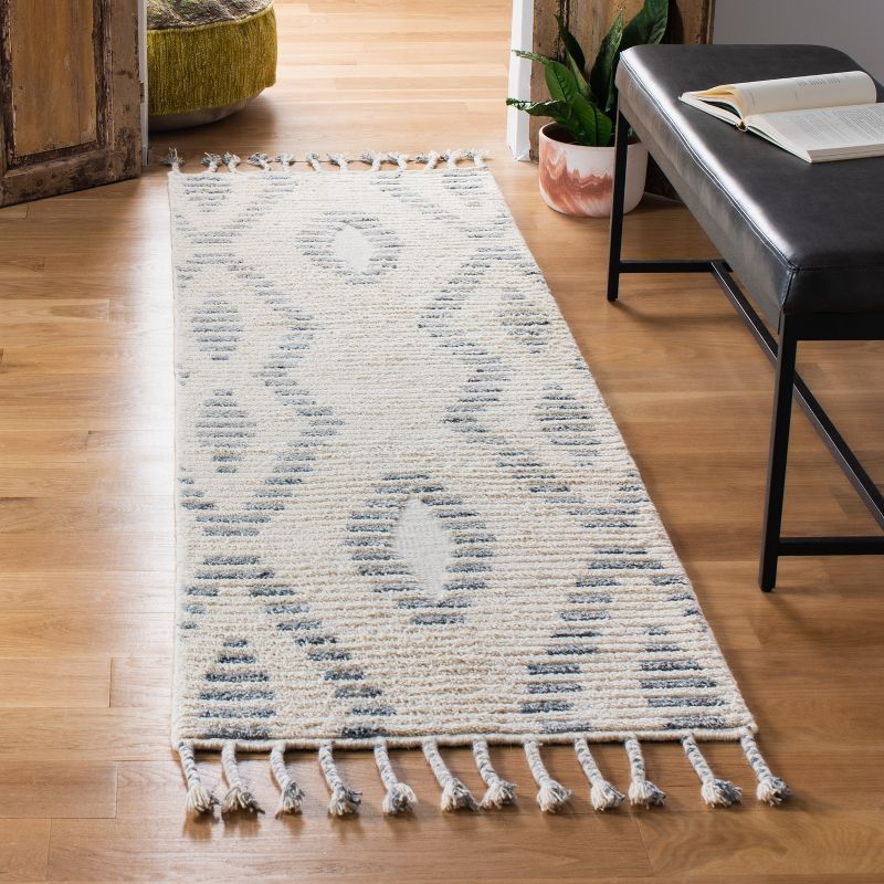 Casablanca CSB406 Hand Knotted Area Rug  - Safavieh, 2 of 7