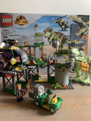  LEGO Jurassic World T. rex - Juguete de dinosaurio 76944,  juguetes de dinosaurio para niños en edad preescolar, niños y niñas de 4  años más, con aeropuerto, helicóptero y coche con