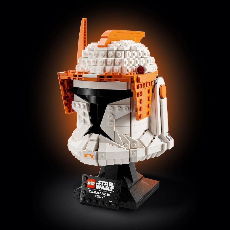 LEGO Star Wars Clone Commander Cody Helmet Model Set 75350, 6 of 8