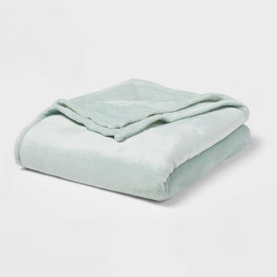 Solid Plush Bed Blanket - Room Essentials™