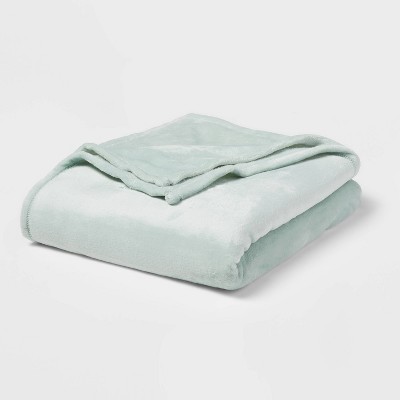 Solid Plush Bed Blanket - Room Essentials™