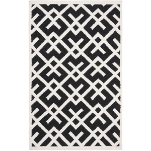 Dhurries DHU552 Hand Woven Flat Weave Indoor Rugs - Safavieh - 1 of 4