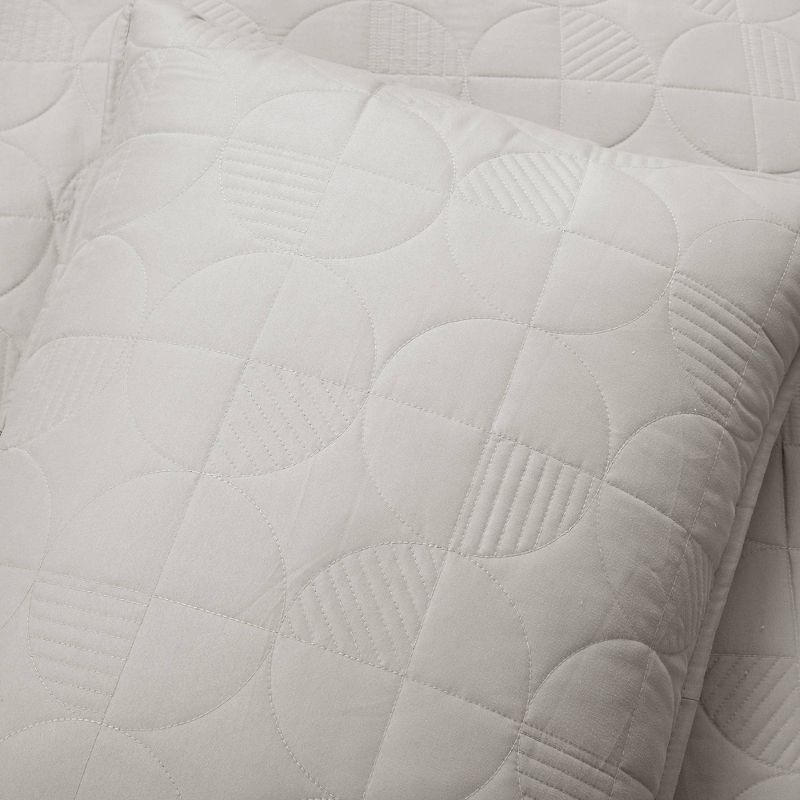 Lush Décor 3pc Mid Century Circle Reversible Oversized Cotton Quilt Bedding Set Gray, 5 of 7