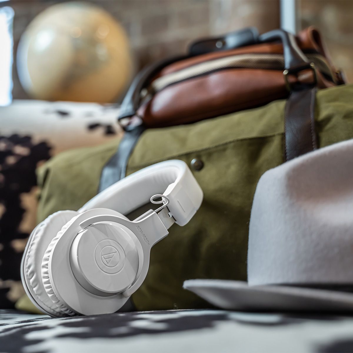 Audio-Technica ATH-M20xBT Wireless Over-Ear Headphones (White) - thumbnail 9