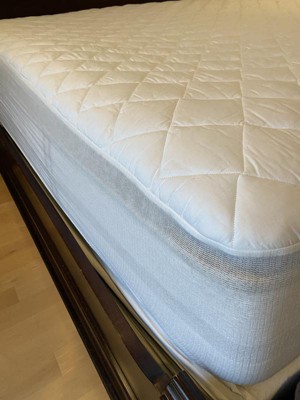 Eddie Bauer 300 TC Waterproof Mattress Pad (Hypoallergenic) - Queen