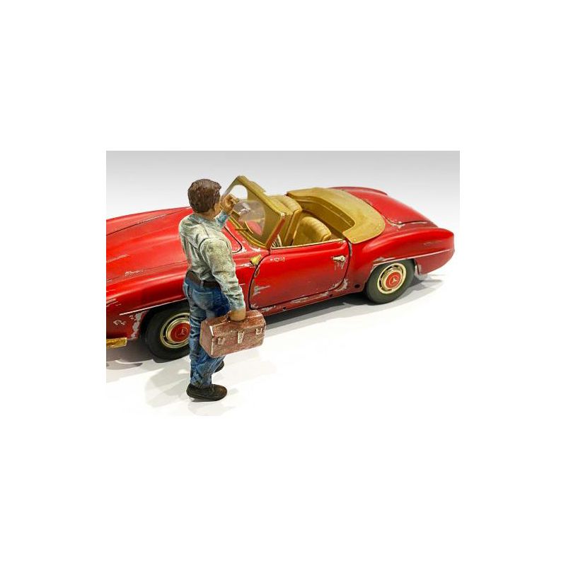 Auto Mechanic Chain Smoker Larry Figurine for 1/24 Scale Models by American Diorama, 3 of 4