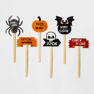 6ct Scavenger Hunt Paper Yard Stake Pack Halloween Party Favors - Hyde & EEK! Boutique™