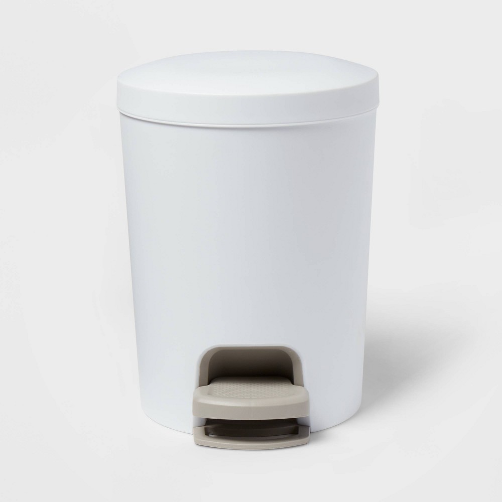 1.6gal Round Step Trash Can - Brightroomâ„¢