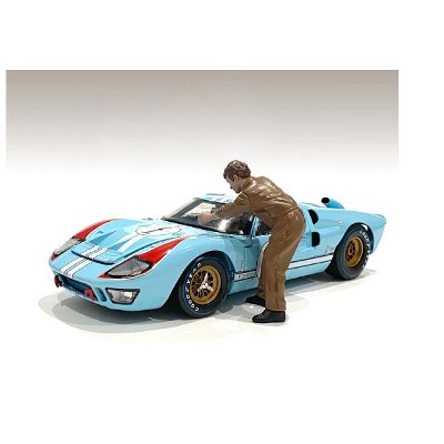"Race Day 1" Figurine V for 1/24 Scale Models by American Diorama