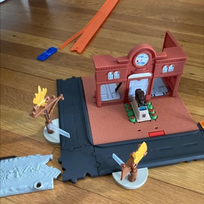 マテル カーズ レッド ファイヤーステーション プレイセット