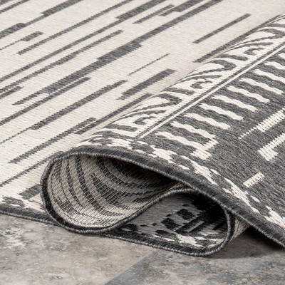 Reversible Gray Synthetic 7'6" x 10'9" Easy-Care Outdoor Area Rug