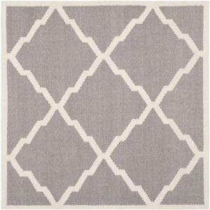 Dhurries DHU567 Hand Woven Flat Weave Indoor Rugs - Safavieh - 1 of 2