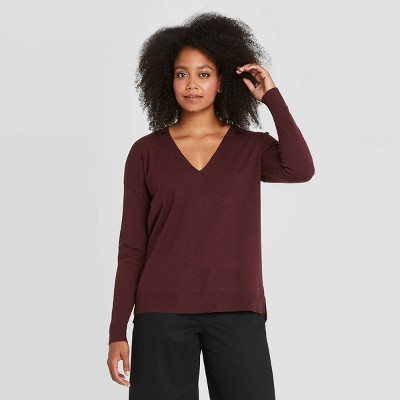 maroon pullover sweater
