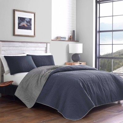Casual Comfort King Cotton Quilt Set in Washed Denim Blue with Reversible Chrome Gray