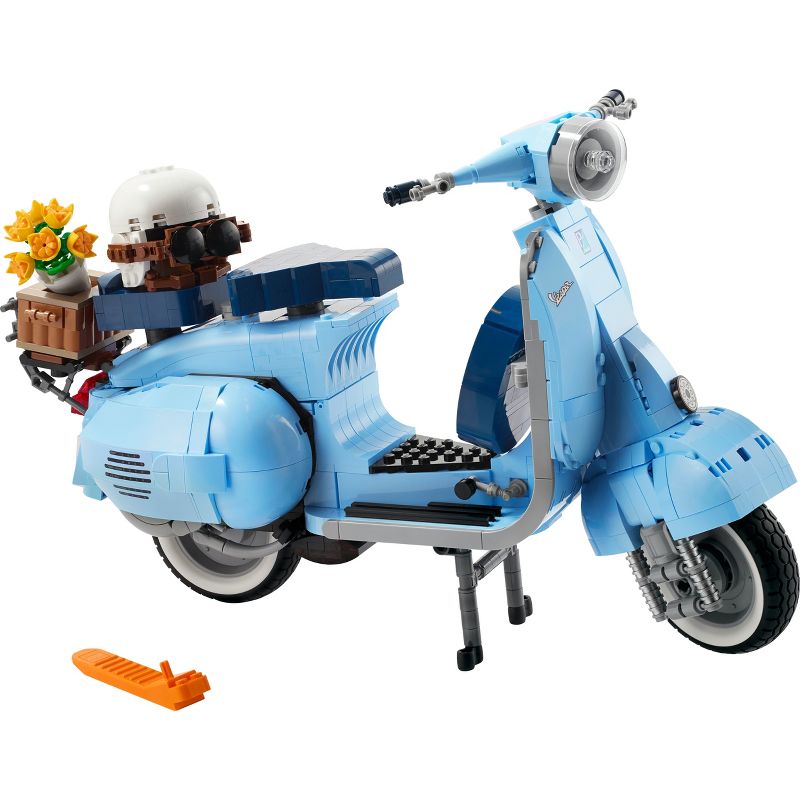 LEGO Icons Vespa 125 Scooter Model Set 10298, 3 of 11