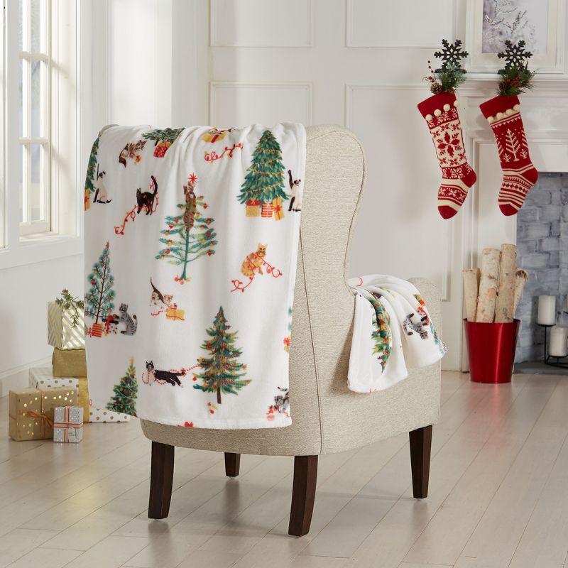 Great Bay Home Velvet Plush Fleece Holiday Printed Warm and Cozy Throw Blanket, 1 of 5