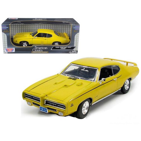 1969 pontiac gto judge yellow 1 18 diecast model car by motormax target 1969 pontiac gto judge yellow 1 18 diecast model car by motormax