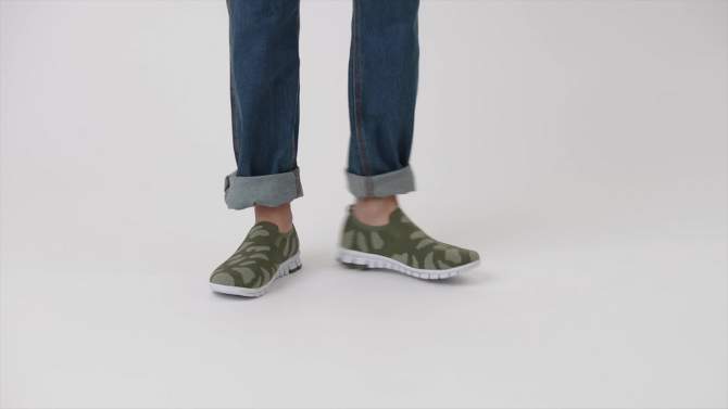 Deer Stags Kids' Eddy Jr. NoSox Slip-on Fashion Sneaker, 2 of 10, play video