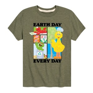 Boys' - Sesame Street - Earth Day Every Day Short Sleeve Graphic T-Shirt - 1 of 4