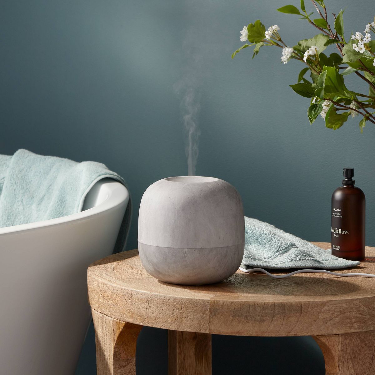 Soft Concrete 100ml Mini Diffuser - Threshold™: Ultrasonic Humidification, Aroma Therapy, Auto Shut-Off - thumbnail 2