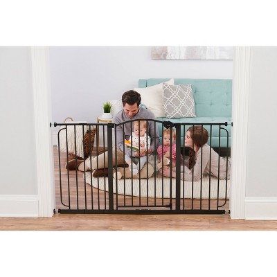 Black Metal Extra Wide Retractable Safety Gate