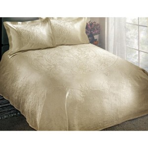 Contemporary Medallion Cotton Raised Jacquard Matelasse Country Cottage Shabby-Chic Ultra-Soft Bedspread with Matching Pillowshams by Blue Nile Mills - 1 of 1