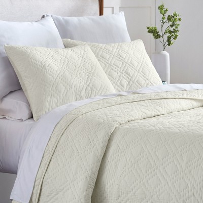 Handcrafted Quilt & Shams Set - Pre-Softened Cotton - Double Diamond Pattern by California Design Den