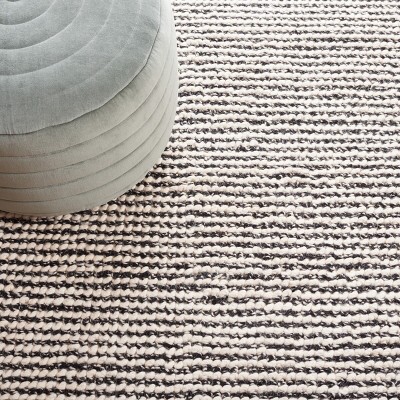 Natura 5' x 8' Black and Ivory Wool Handwoven Area Rug