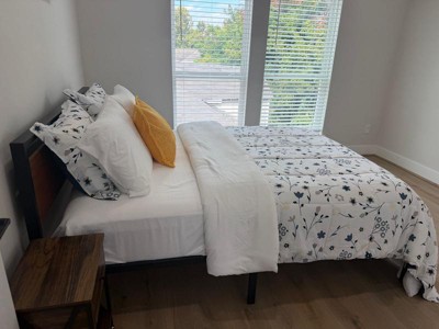 Guest review image 1 of 3, zoom in