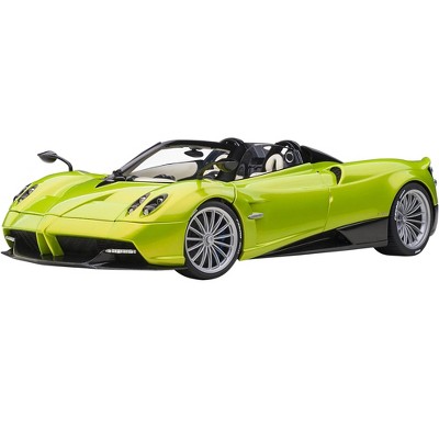 Pagani Huayra Roadster Verde Firenze Green Metallic and Carbon with Luggage Set 1/18 Model Car by Autoart