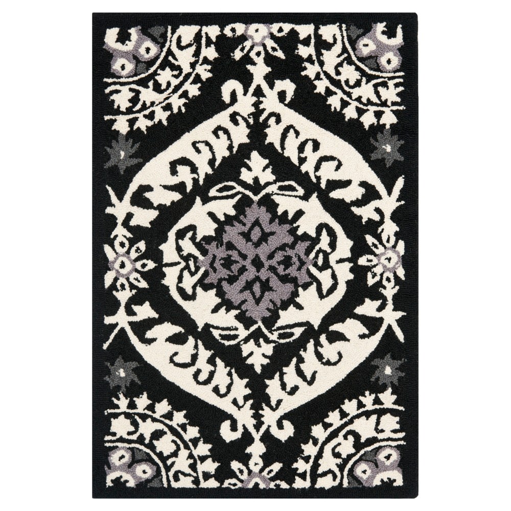 Huntington Accent Rug - Black / Ivory (2'6inx4') - Safavieh