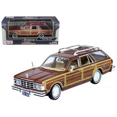 1979 Chrysler Lebaron Town and Country Burgundy 1/24 Diecast Model Car by Motormax