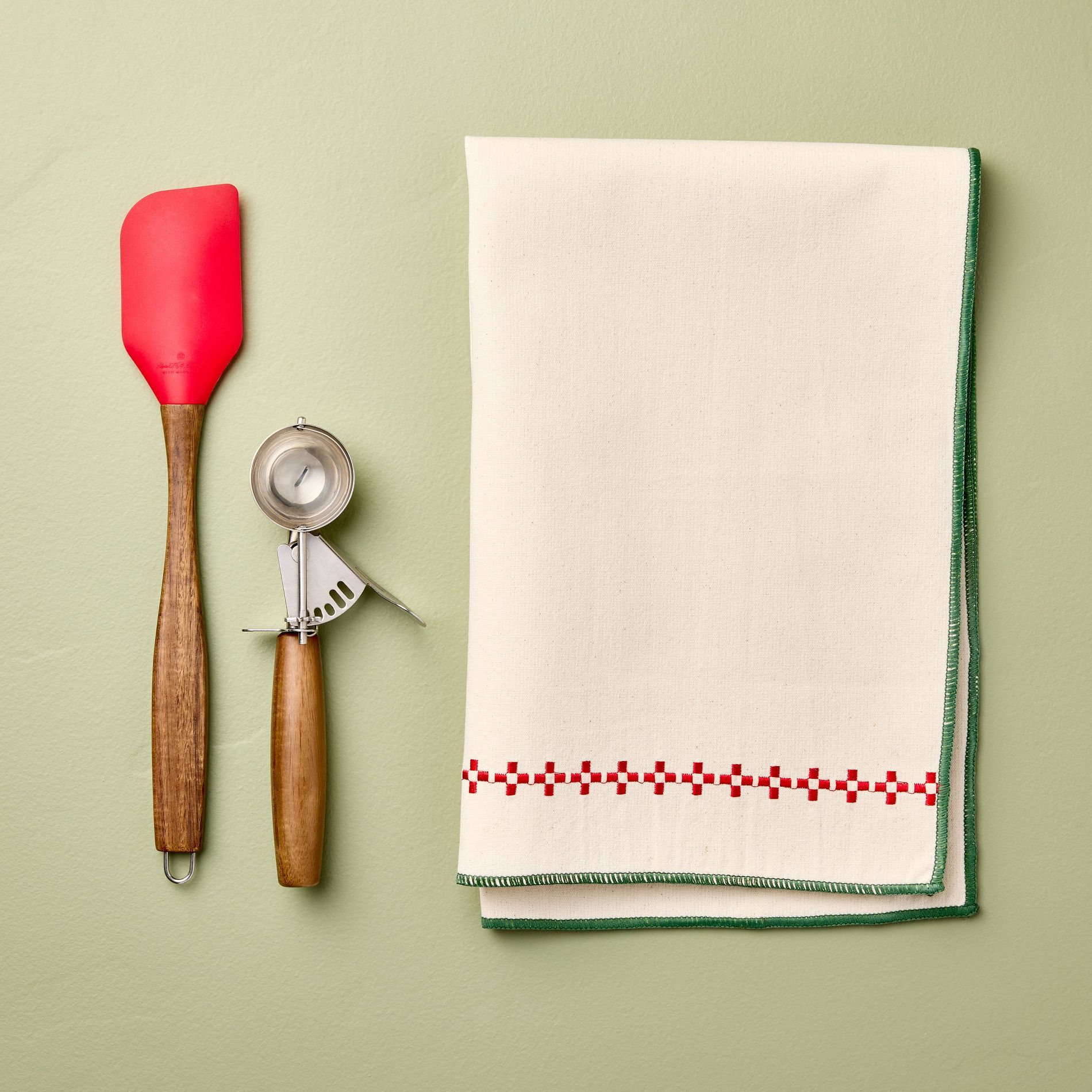 3pc Baking Bundle Spatula with Cookie Scoop and Kitchen Towel - Hearth & Hand™ with Magnolia