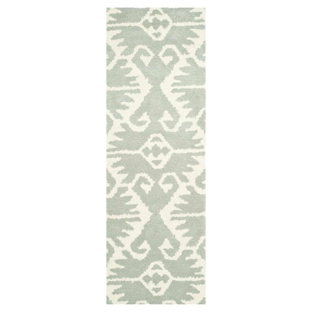 2'3inx7' Runner Garrard Area Rug Gray/Ivory - Safavieh